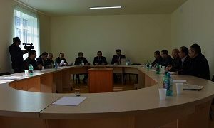 Գորիսի ավագանու որոշմամբ համայնքապետարանի աշխատակազմում 24 նոր հաստիք է ավելացել, աշխատակիցների աշխատավարձը բարձրացել է մոտ 25 տոկոսով