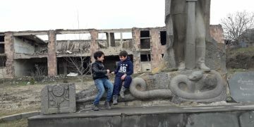 Մշակութային կյանքը փլատակներում