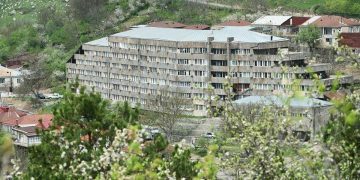 ԳՈՐԻՍԻ ՄԱՆԿԱԿԱՆ ՈՒՍՈՒՄՆԱԿԱՆ ԿԵՆՏՐՈՆՆԵՐԻՑ ՄԵԿԻ ԱՇԽԱՏԱԿԻՑՆԵՐԻ ՄՈՏ ԿՈՐՈՆԱՎԻՐՈՒՍ Է ՀԱՍՏԱՏՎԵԼ․ ԲԱԶՄԱԲՆԱԿԱՐԱՆ ՇԵՆՔԵՐԻՑ ՄԵԿՈՒՄ ՆՈՒՅՆՊԵՍ ՎԱՐԱԿԱԿԻՐՆԵՐ ԿԱՆ