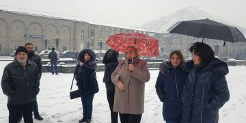 Ծնողները փնտրում են իրենց զավակներին