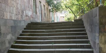 Ընտրատեղամասերում թեքահարթակների բացակայությունը՝ ընտրական իրավունքի խախտում