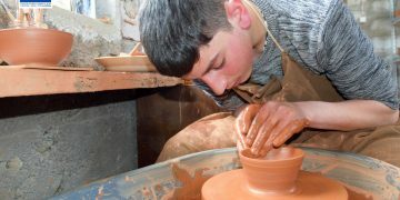 Կավի հետ թրծվում է Հարթաշեն գյուղի ապագան