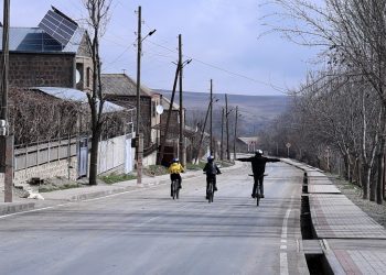 Ներքին Խնձորեսկ. սահմանին ամուր կպած կյանքը