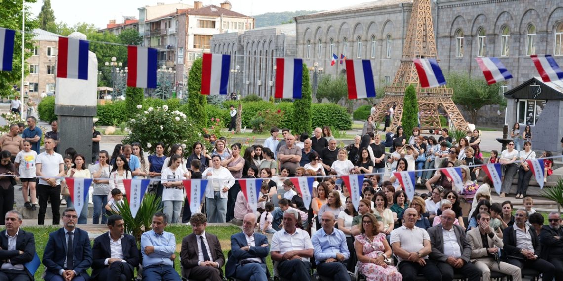 Գորիսում՝ ֆրանսիական շնչով. ֆրանսախոսների մշակութային կենտրոնը նշեց հիմնադրման 20-ամյակը