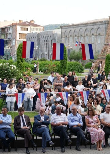 Գորիսում՝ ֆրանսիական շնչով. ֆրանսախոսների մշակութային կենտրոնը նշեց հիմնադրման 20-ամյակը